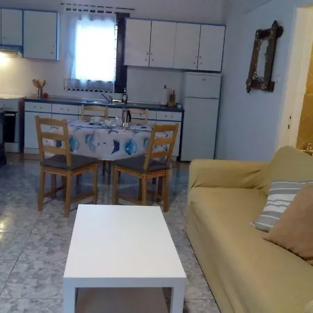 Holiday home Glaykos Thimonia